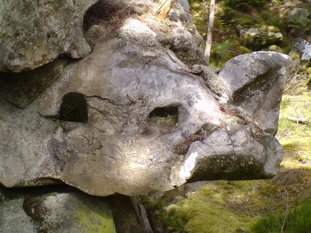 Les spectaculaires carrières de grès du Rocher de la Combe